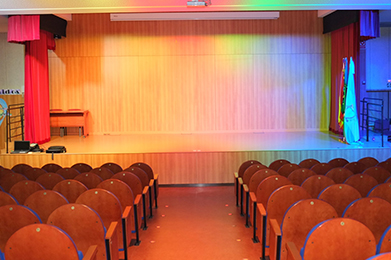 Megafonía, iluminación y video proyección salón de actos colegio